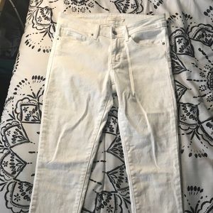 LEVI’S- White Skinny Jeans